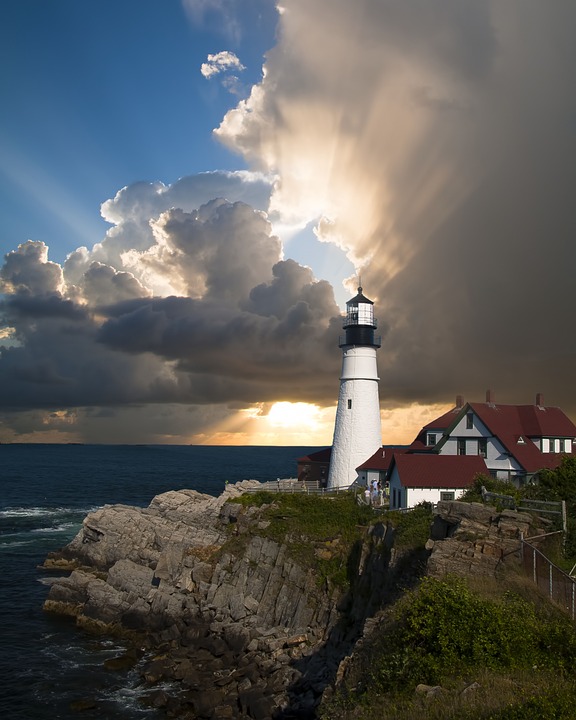 Skyrocketing Flight Prices: What Travelers Need to Know for Fall 2023