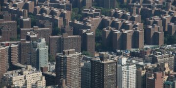 Experts Warn: Major Economic Shifts Could Impact Your Finances This Fall