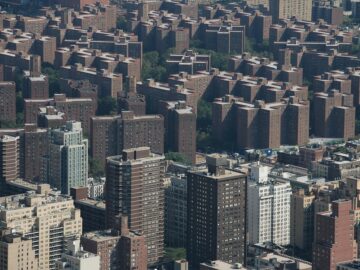 Experts Warn: Major Economic Shifts Could Impact Your Finances This Fall