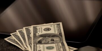 Cash Flow Crunch: How Rising Costs Are Impacting U.S. Small Businesses Today