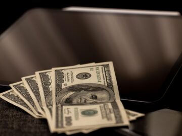 Cash Flow Crunch: How Rising Costs Are Impacting U.S. Small Businesses Today