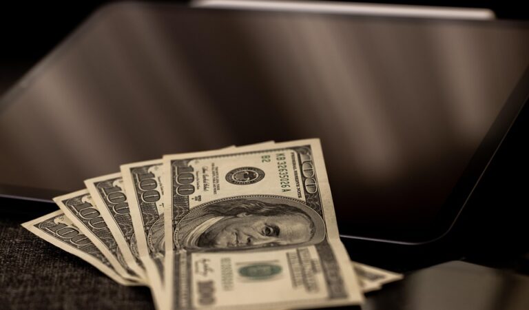 Cash Flow Crunch: How Rising Costs Are Impacting U.S. Small Businesses Today